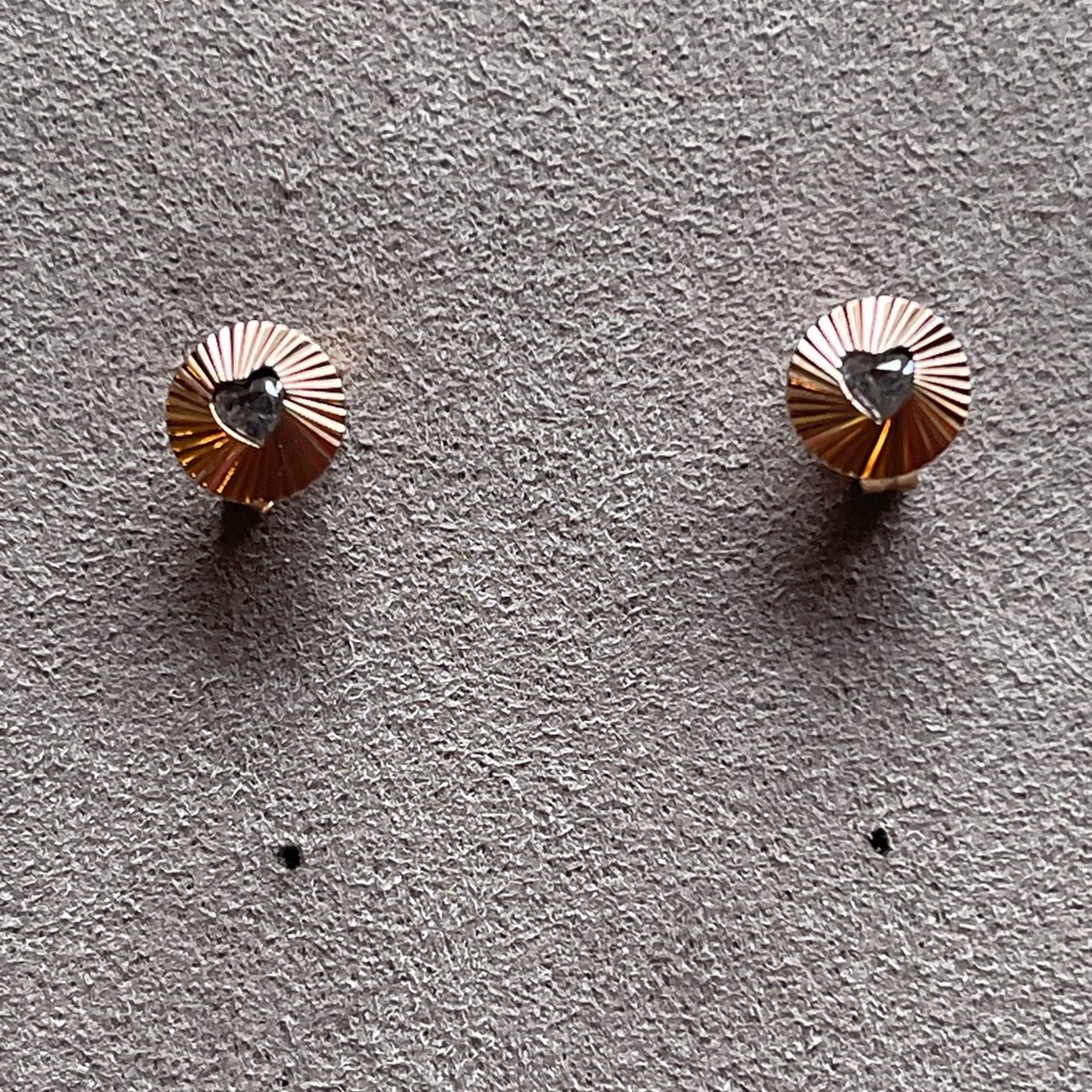 AUTHENTIC PANDORA “HARD TO FIND “Rose Gold Heart Stud Earrings (VINTAGE)